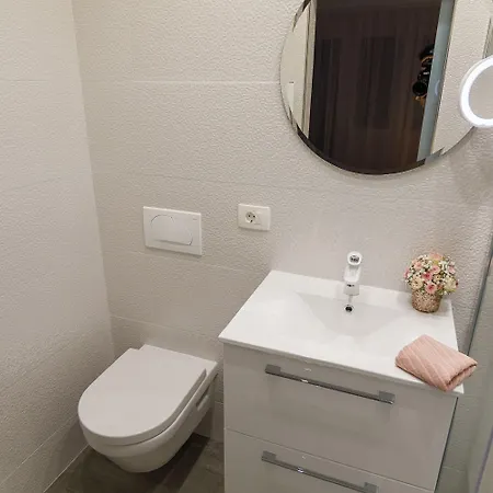 Rose Gold & With Balcony 4*