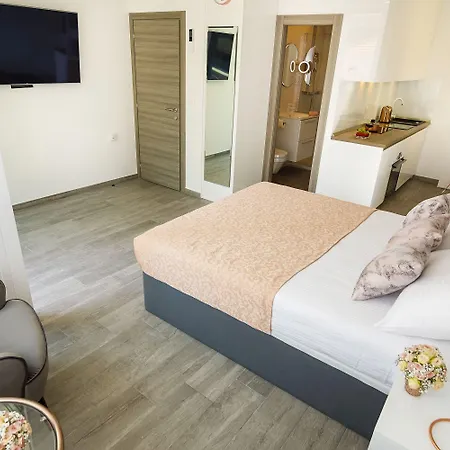 Rose Gold & With Balcony 4*