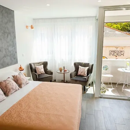 Rose Gold & With Balcony Split