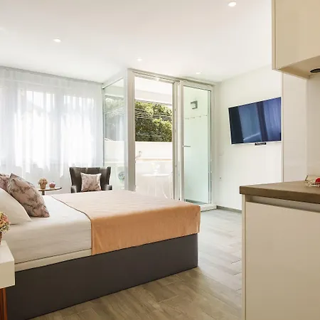 Rose Gold & With Balcony 4*