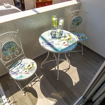 Rose Gold & With Balcony