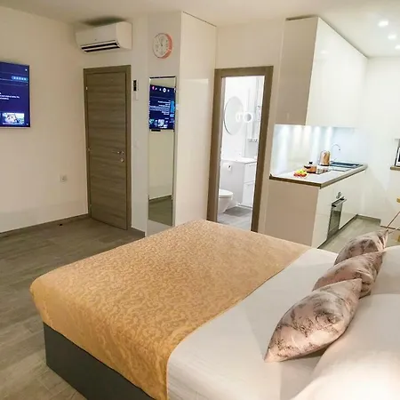 Rose Gold & With Balcony Maison d'hôtes Split