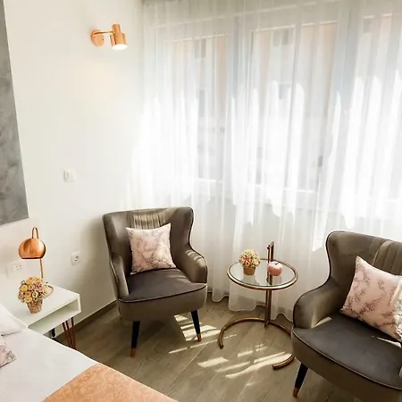 Rose Gold & With Balcony Maison d'hôtes Split