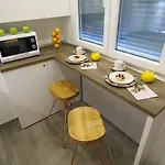 Rose Gold & With Balcony Гостевой дом 4*