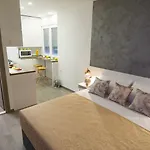 Rose Gold & With Balcony 4*