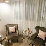 Rose Gold & With Balcony Гостевой дом Сплит