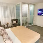 Гостевой дом Rose Gold & With Balcony Сплит