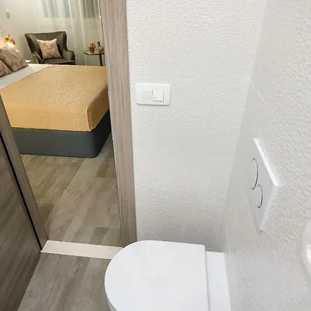 Rose Gold & With Balcony 3* Сплит